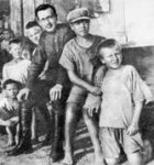 Макаренко с беспризорниками